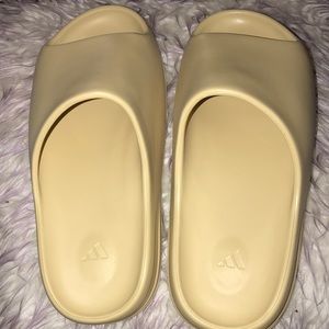 yeezy slides
